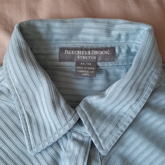 Ribbed button down blouse - Picture 3 of 3